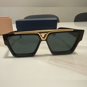 Black and Gold Geometric Sunglasses! 🕶️